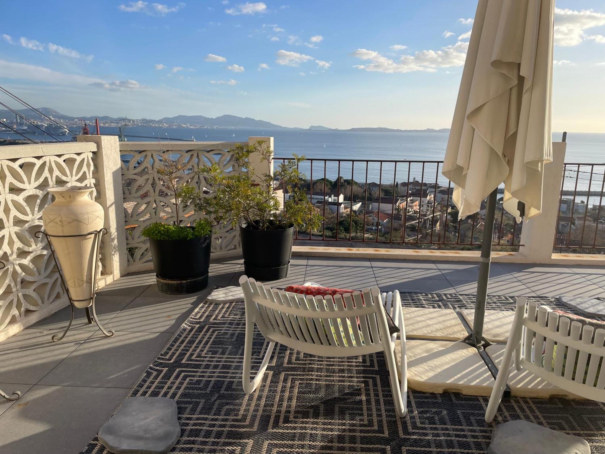 Superbe Terrasse Avec Vue Panoramique Sur La Mer マルセイユ エクステリア 写真