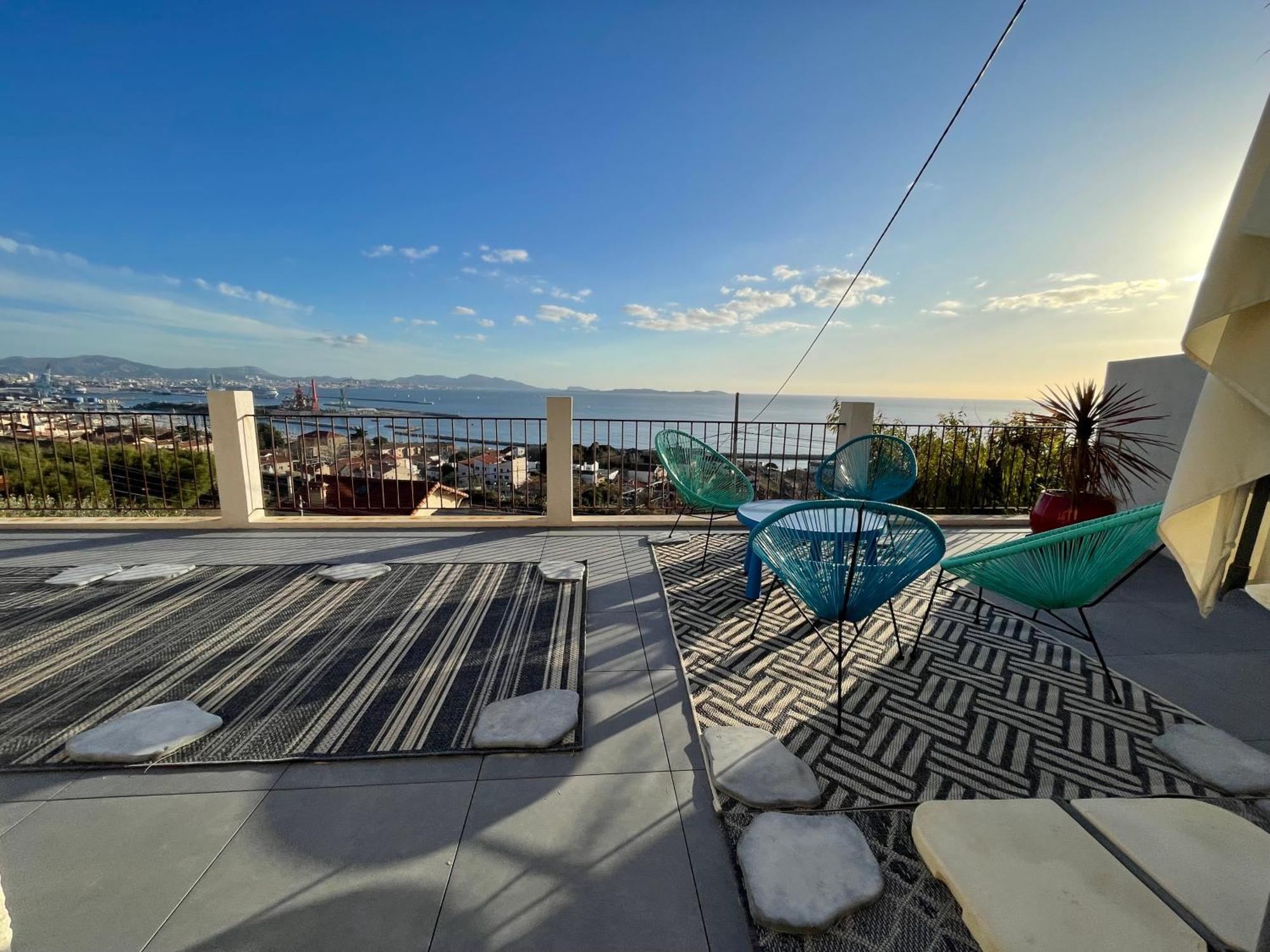 Superbe Terrasse Avec Vue Panoramique Sur La Mer マルセイユ エクステリア 写真