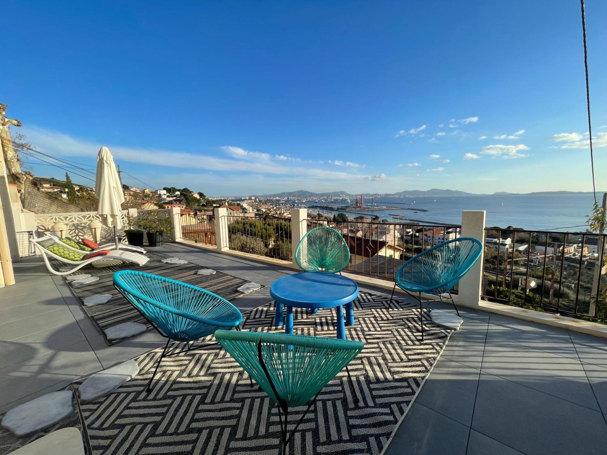 Superbe Terrasse Avec Vue Panoramique Sur La Mer マルセイユ エクステリア 写真