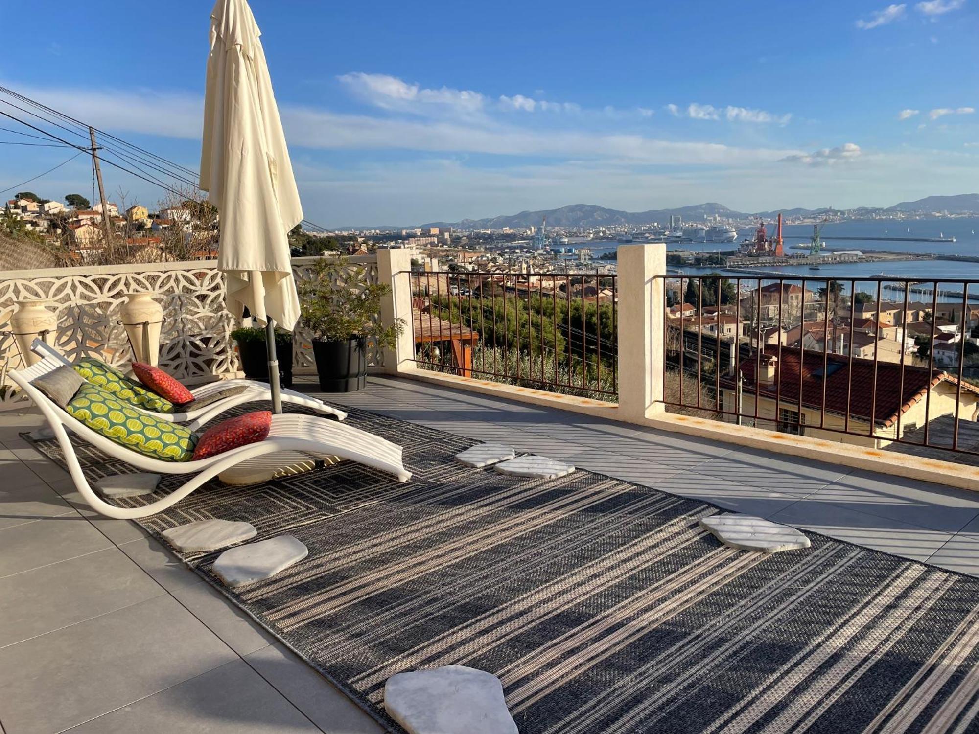 Superbe Terrasse Avec Vue Panoramique Sur La Mer マルセイユ エクステリア 写真