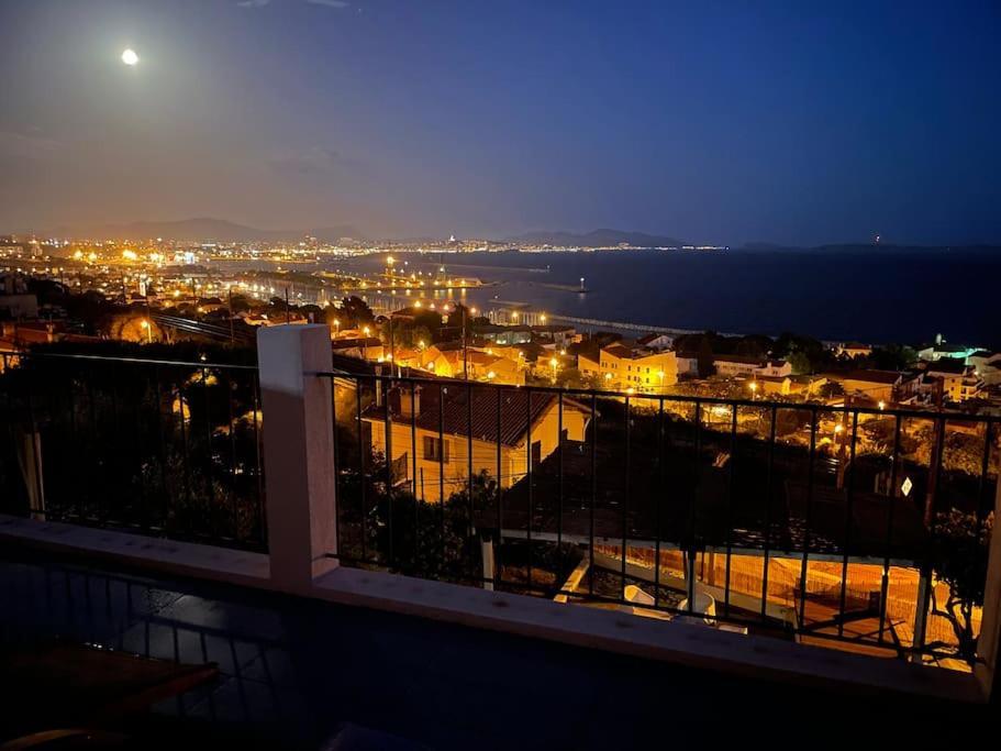 Superbe Terrasse Avec Vue Panoramique Sur La Mer マルセイユ エクステリア 写真